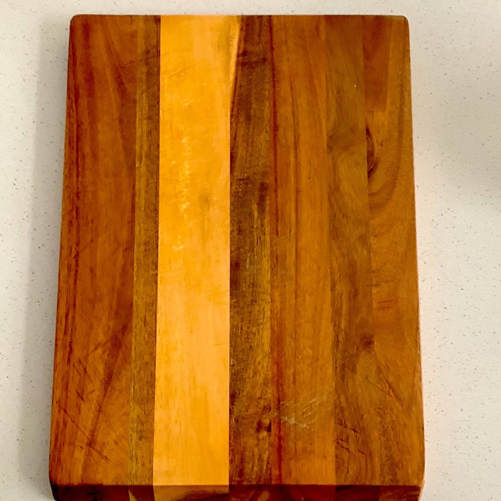 Acacia cutting board 18 x .87 x 12.99